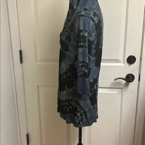 Kathmandu Imports Small Stylish Black and blue Jacket - Picture 8 of 10